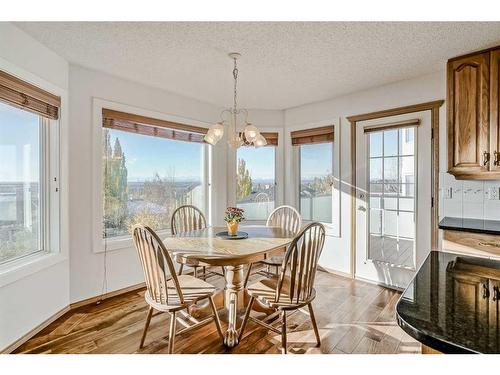 2305 Sirocco Drive Sw, Calgary, AB - Indoor Photo Showing Dining Room