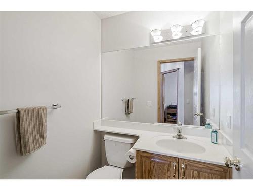 2305 Sirocco Drive Sw, Calgary, AB - Indoor Photo Showing Bathroom