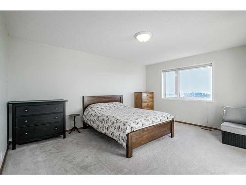 2305 Sirocco Drive Sw, Calgary, AB - Indoor Photo Showing Bedroom