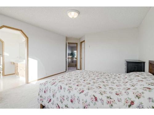 2305 Sirocco Drive Sw, Calgary, AB - Indoor Photo Showing Bedroom