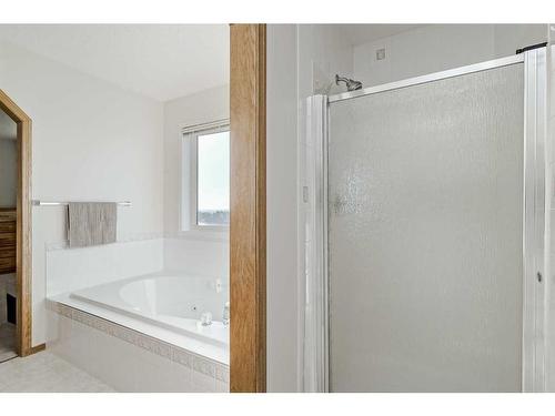 2305 Sirocco Drive Sw, Calgary, AB - Indoor Photo Showing Bathroom