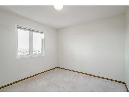 2305 Sirocco Drive Sw, Calgary, AB - Indoor Photo Showing Other Room