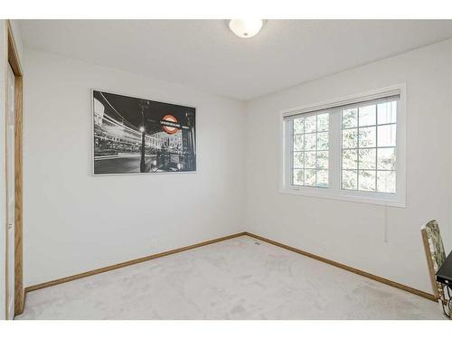 2305 Sirocco Drive Sw, Calgary, AB - Indoor Photo Showing Other Room