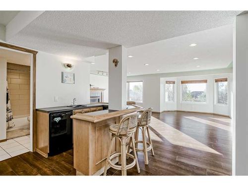 2305 Sirocco Drive Sw, Calgary, AB - Indoor Photo Showing Kitchen