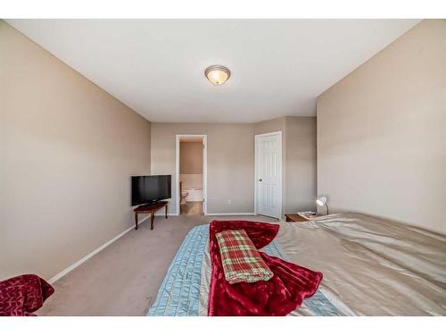 5343 Copperfield Gate Se, Calgary, AB - Indoor Photo Showing Bedroom