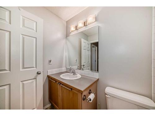 5343 Copperfield Gate Se, Calgary, AB - Indoor Photo Showing Bathroom