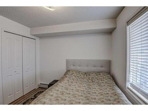 402-2000 Somervale Court Sw, Calgary, AB - Indoor Photo Showing Bedroom