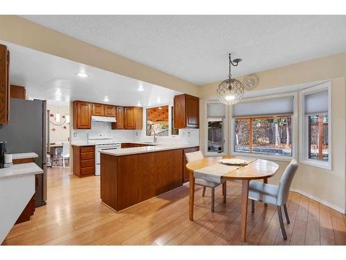 83 Deerbrook Road Se, Calgary, AB - Indoor