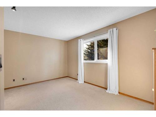 83 Deerbrook Road Se, Calgary, AB - Indoor Photo Showing Other Room