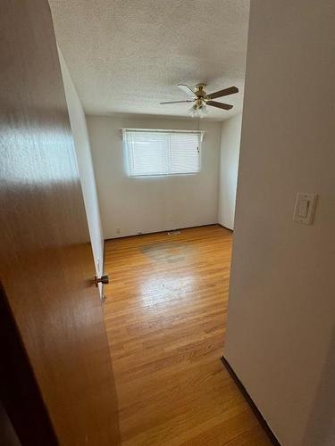 4004 21 Avenue Se, Calgary, AB - Indoor Photo Showing Other Room