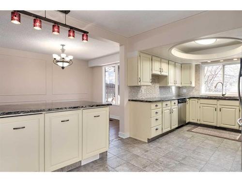 124 Ranch Estates Drive Nw, Calgary, AB - Indoor Photo Showing Kitchen