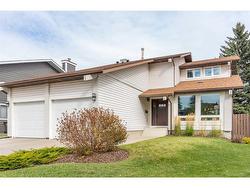 72 Beddington Circle NE Calgary, AB T3K 1K6