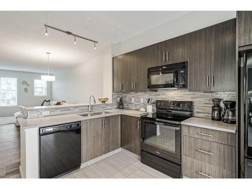 118 Walden Circle Se, Calgary, AB - Indoor Photo Showing Kitchen