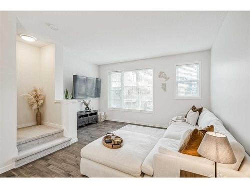 118 Walden Circle Se, Calgary, AB - Indoor Photo Showing Living Room