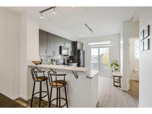 118 Walden Circle Se, Calgary, AB - Indoor Photo Showing Kitchen