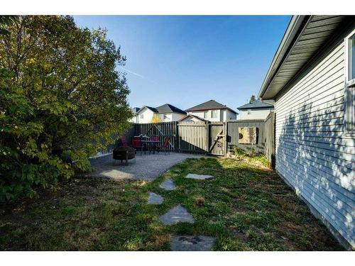 97 Cramond Close Se, Calgary, AB - Outdoor