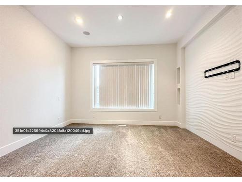 2433 28 Avenue Sw, Calgary, AB - Indoor Photo Showing Other Room