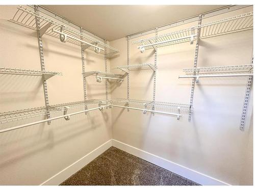 2433 28 Avenue Sw, Calgary, AB - Indoor With Storage