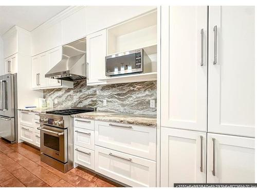 2433 28 Avenue Sw, Calgary, AB - Indoor Photo Showing Kitchen With Upgraded Kitchen