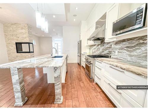 2433 28 Avenue Sw, Calgary, AB - Indoor Photo Showing Kitchen With Upgraded Kitchen