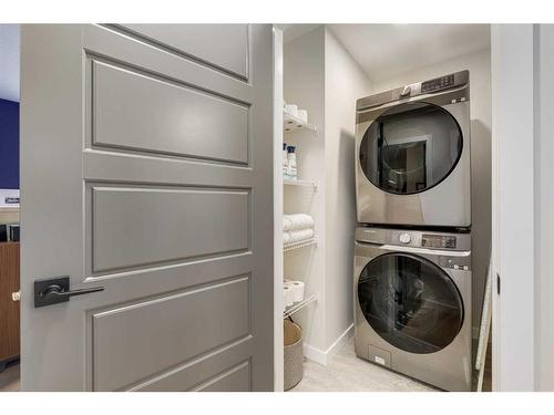 1129 Chinook Gate Bay Sw, Airdrie, AB - Indoor Photo Showing Laundry Room