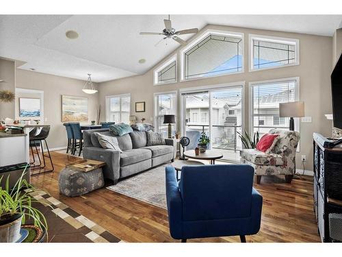 18 Rocky Vista Terrace Nw, Calgary, AB - Indoor Photo Showing Living Room