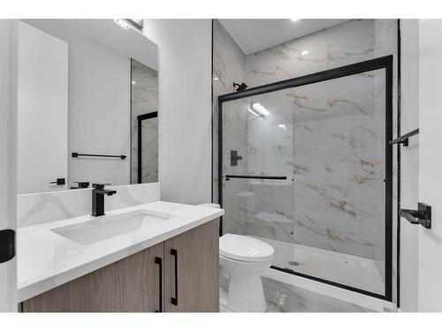 38 South Shore Road, Chestermere, AB - Indoor Photo Showing Bathroom