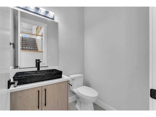 38 South Shore Road, Chestermere, AB - Indoor Photo Showing Bathroom