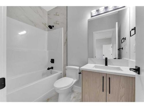 38 South Shore Road, Chestermere, AB - Indoor Photo Showing Bathroom