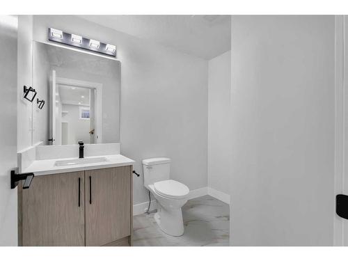 38 South Shore Road, Chestermere, AB - Indoor Photo Showing Bathroom