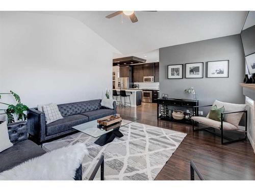 1391 Ravenscroft Way Se, Airdrie, AB - Indoor Photo Showing Living Room