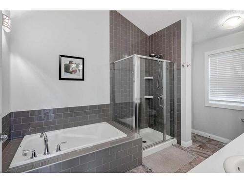 1391 Ravenscroft Way Se, Airdrie, AB - Indoor Photo Showing Bathroom