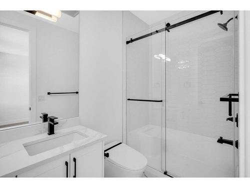 42 South Shore Bay, Chestermere, AB - Indoor Photo Showing Bathroom