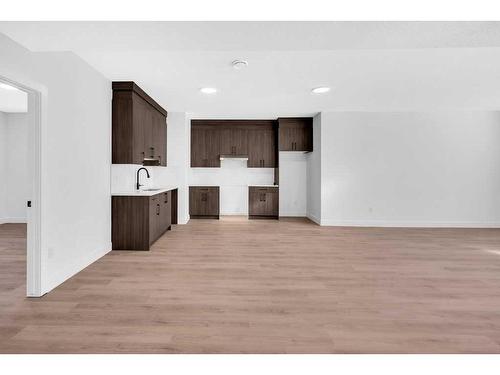 42 South Shore Bay, Chestermere, AB - Indoor Photo Showing Kitchen