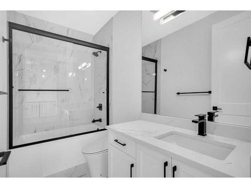 42 South Shore Bay, Chestermere, AB - Indoor Photo Showing Bathroom