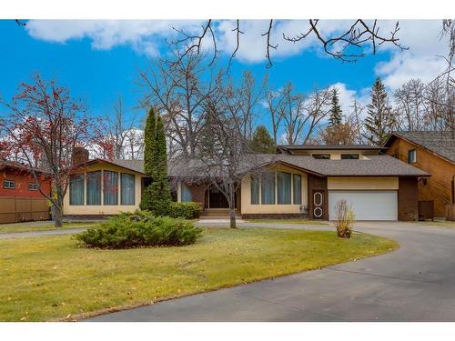 6927 Bow Crescent Nw, Calgary, AB - Outdoor With Facade