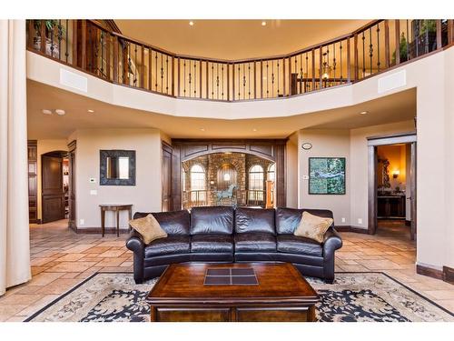 2248 9 Avenue Se, Calgary, AB - Indoor Photo Showing Living Room