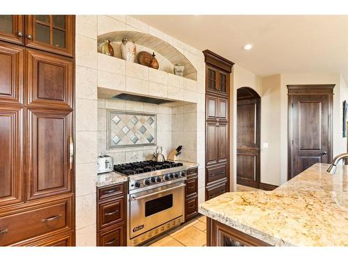 2248 9 Avenue Se, Calgary, AB - Indoor Photo Showing Kitchen With Upgraded Kitchen