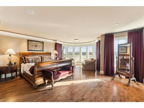 2248 9 Avenue Se, Calgary, AB - Indoor Photo Showing Bedroom