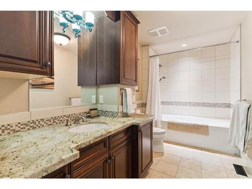 2248 9 Avenue Se, Calgary, AB - Indoor Photo Showing Bathroom