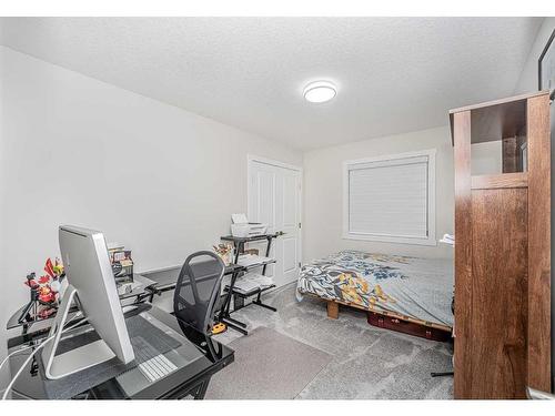 112 Belvedere Drive Se, Calgary, AB - Indoor Photo Showing Bedroom