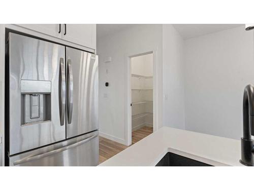 394 Alpine Avenue Sw, Calgary, AB - Indoor Photo Showing Kitchen