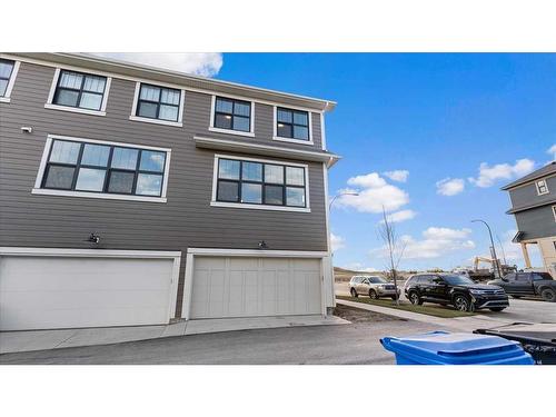 394 Alpine Avenue Sw, Calgary, AB - Outdoor