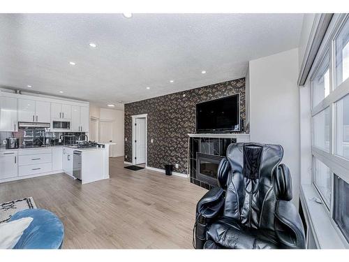 449-333 Riverfront Avenue Se, Calgary, AB - Indoor Photo Showing Kitchen