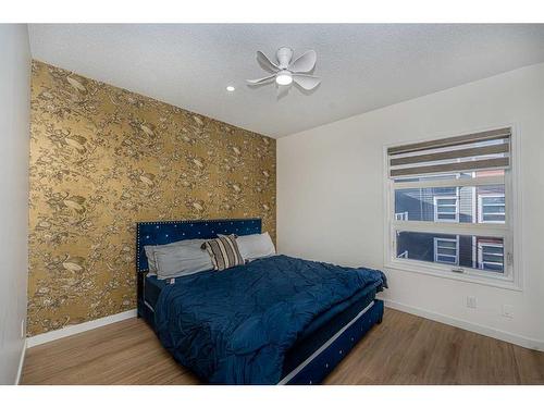 449-333 Riverfront Avenue Se, Calgary, AB - Indoor Photo Showing Bedroom