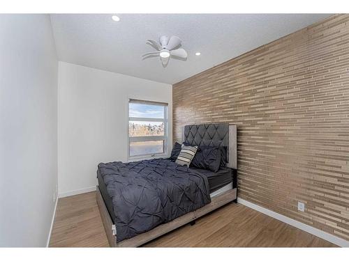 449-333 Riverfront Avenue Se, Calgary, AB - Indoor Photo Showing Bedroom