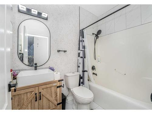 449-333 Riverfront Avenue Se, Calgary, AB - Indoor Photo Showing Bathroom