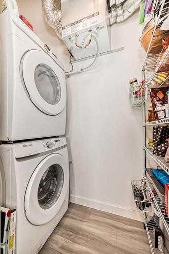 412-400 Auburn Meadows Common Se, Calgary, AB - Indoor Photo Showing Laundry Room