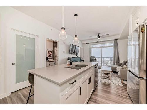 412-400 Auburn Meadows Common Se, Calgary, AB - Indoor Photo Showing Kitchen With Double Sink