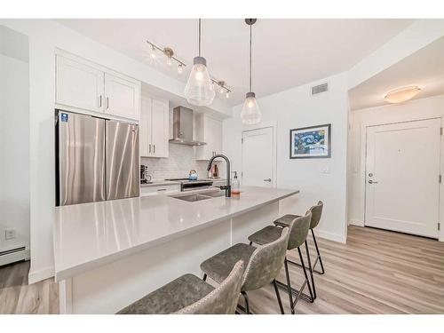 412-400 Auburn Meadows Common Se, Calgary, AB - Indoor Photo Showing Kitchen With Upgraded Kitchen